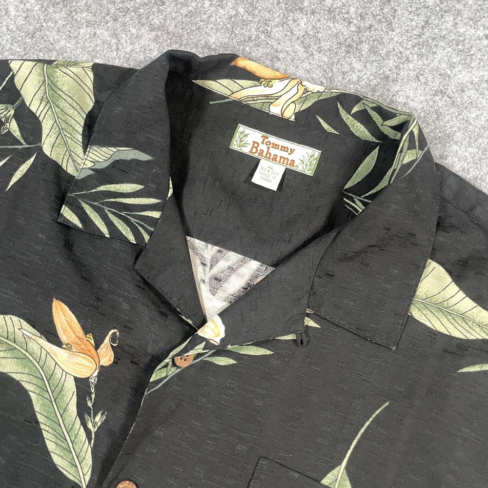 Tommy Bahama Mens Hawaiian Shirt XL Black Silk Floral Tropical Jacquard Pocket